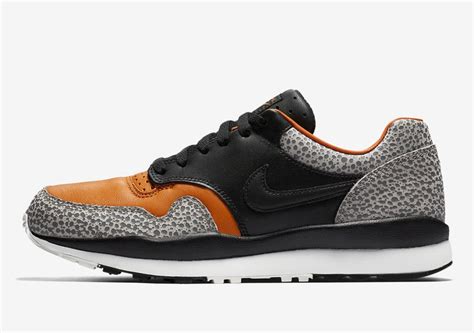 nike air safari rood dames|Nike Air Safari .